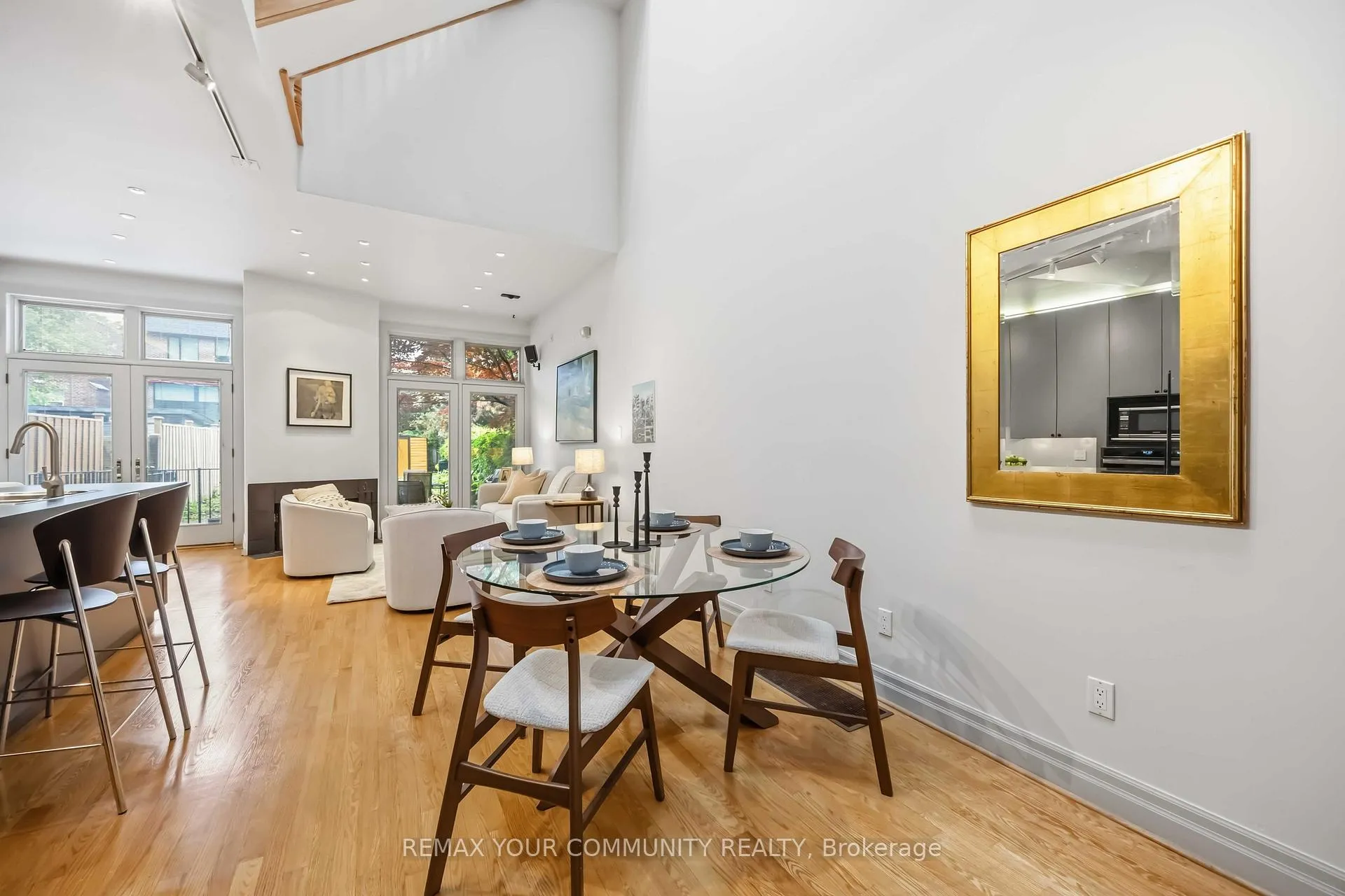 Photo 11 of 44 Castlefield Avenue, Toronto, Yonge-Eglinton — HOMEH
