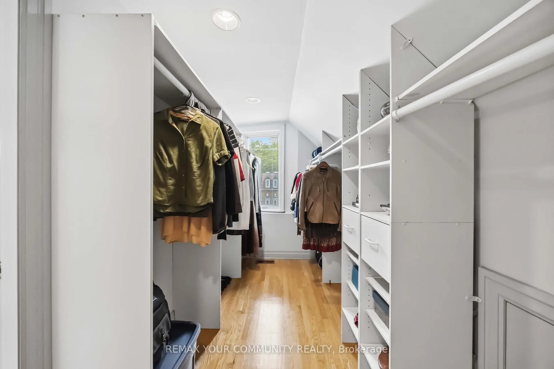Photo 15 of 44 Castlefield Avenue, Toronto, Yonge-Eglinton — HOMEH