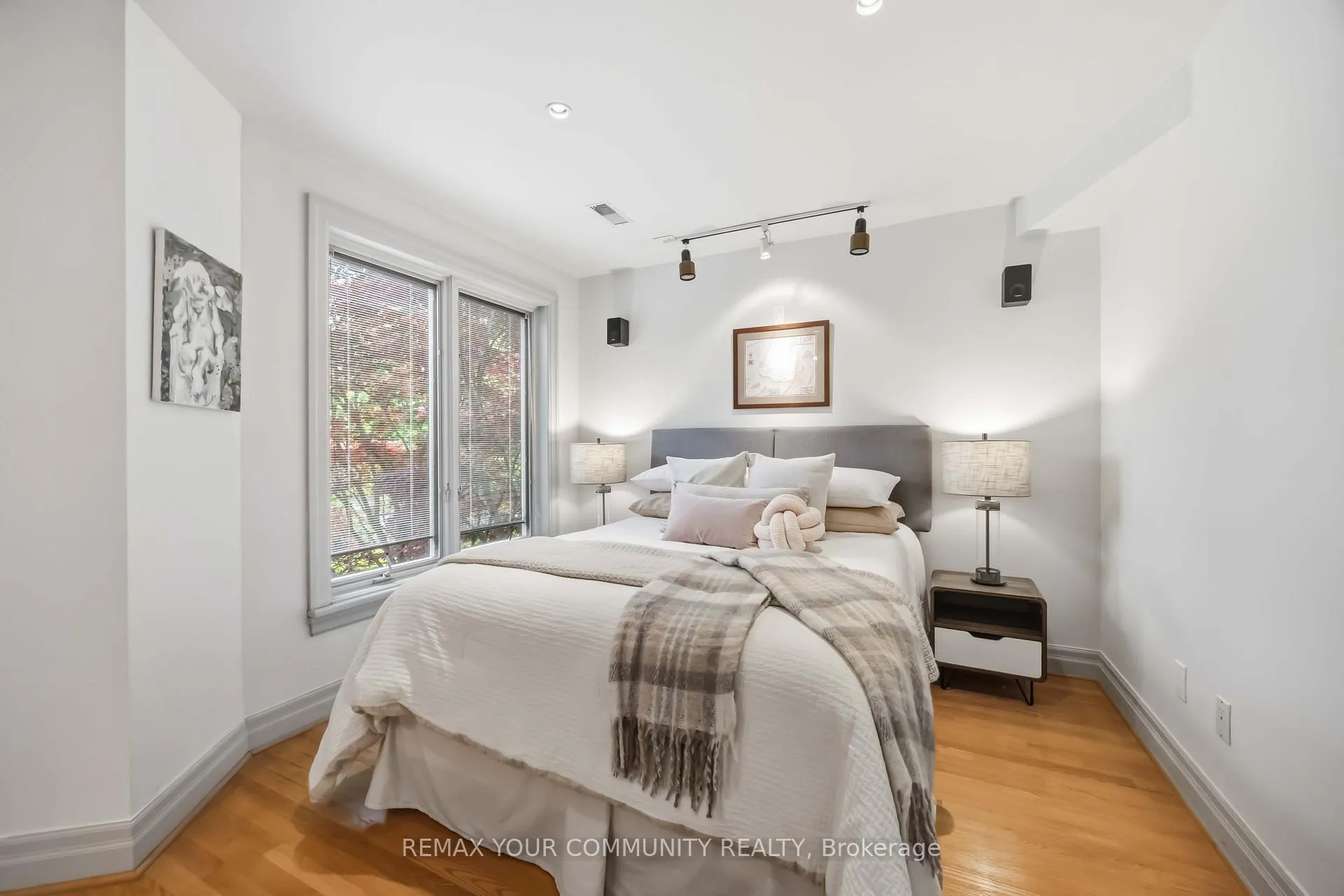 Photo 21 of 44 Castlefield Avenue, Toronto, Yonge-Eglinton — HOMEH