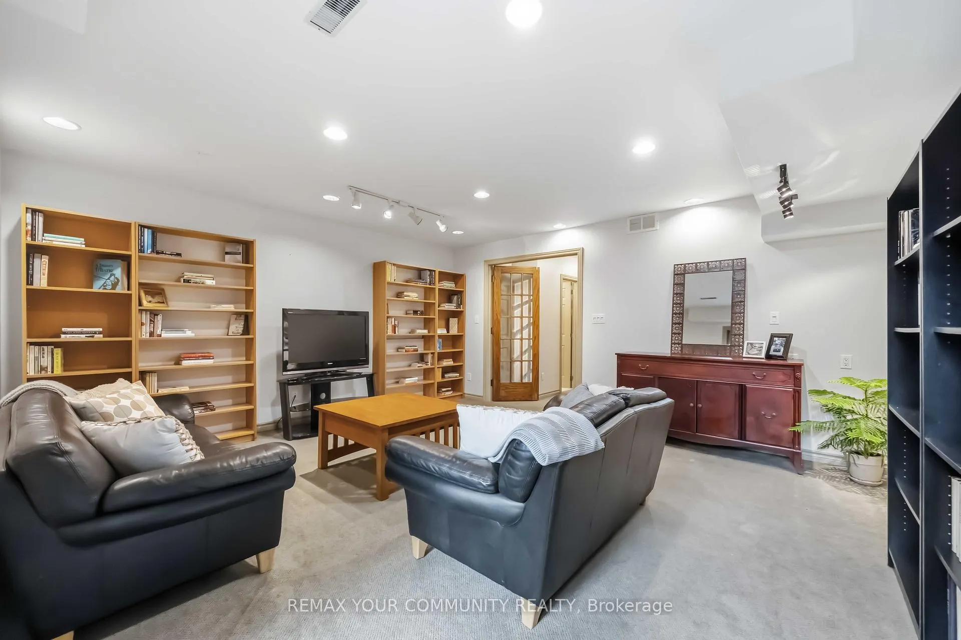 Photo 25 of 44 Castlefield Avenue, Toronto, Yonge-Eglinton — HOMEH