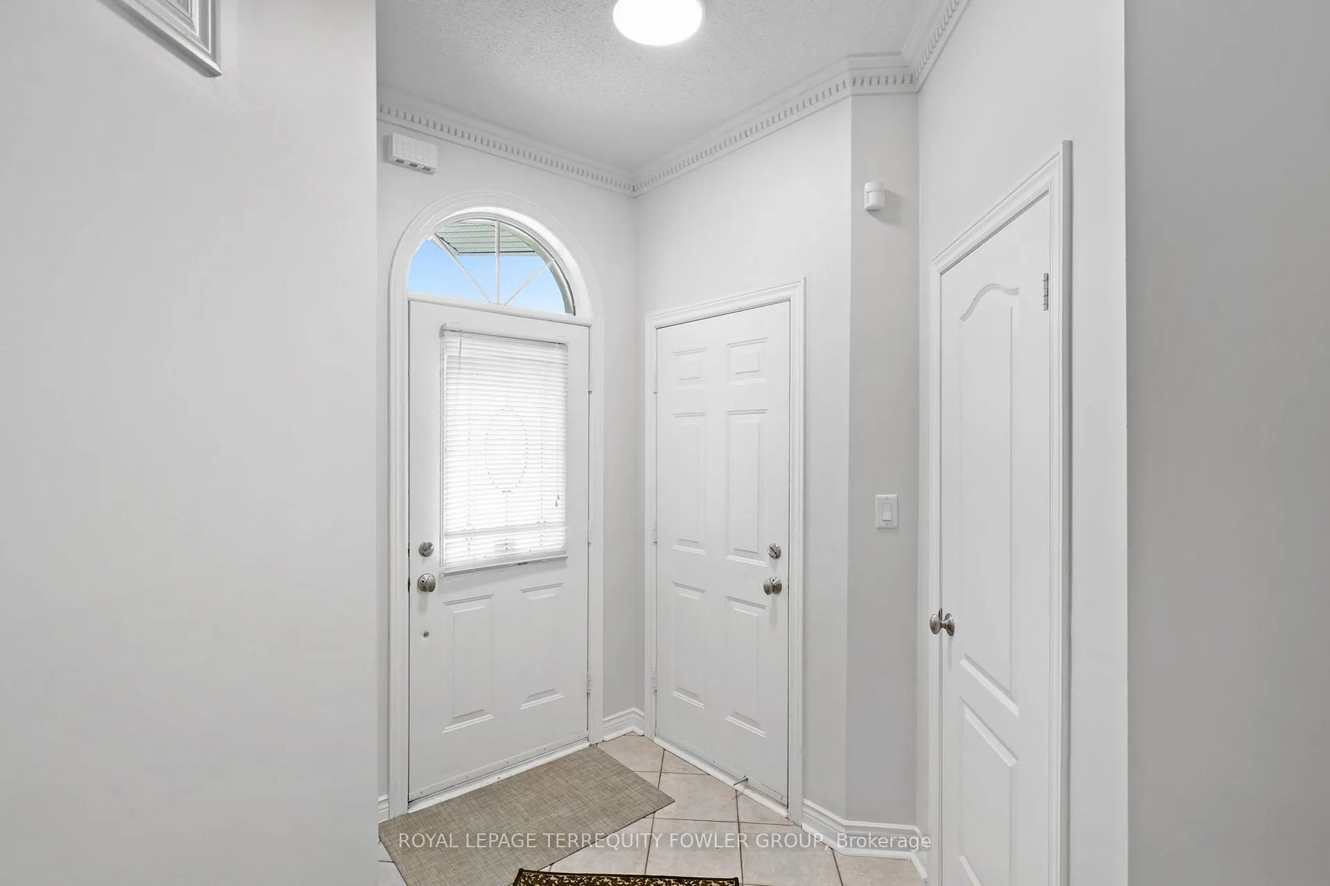 Photo 4 of 13 Liptay Avenue, Caledon, Bolton East — HOMEH