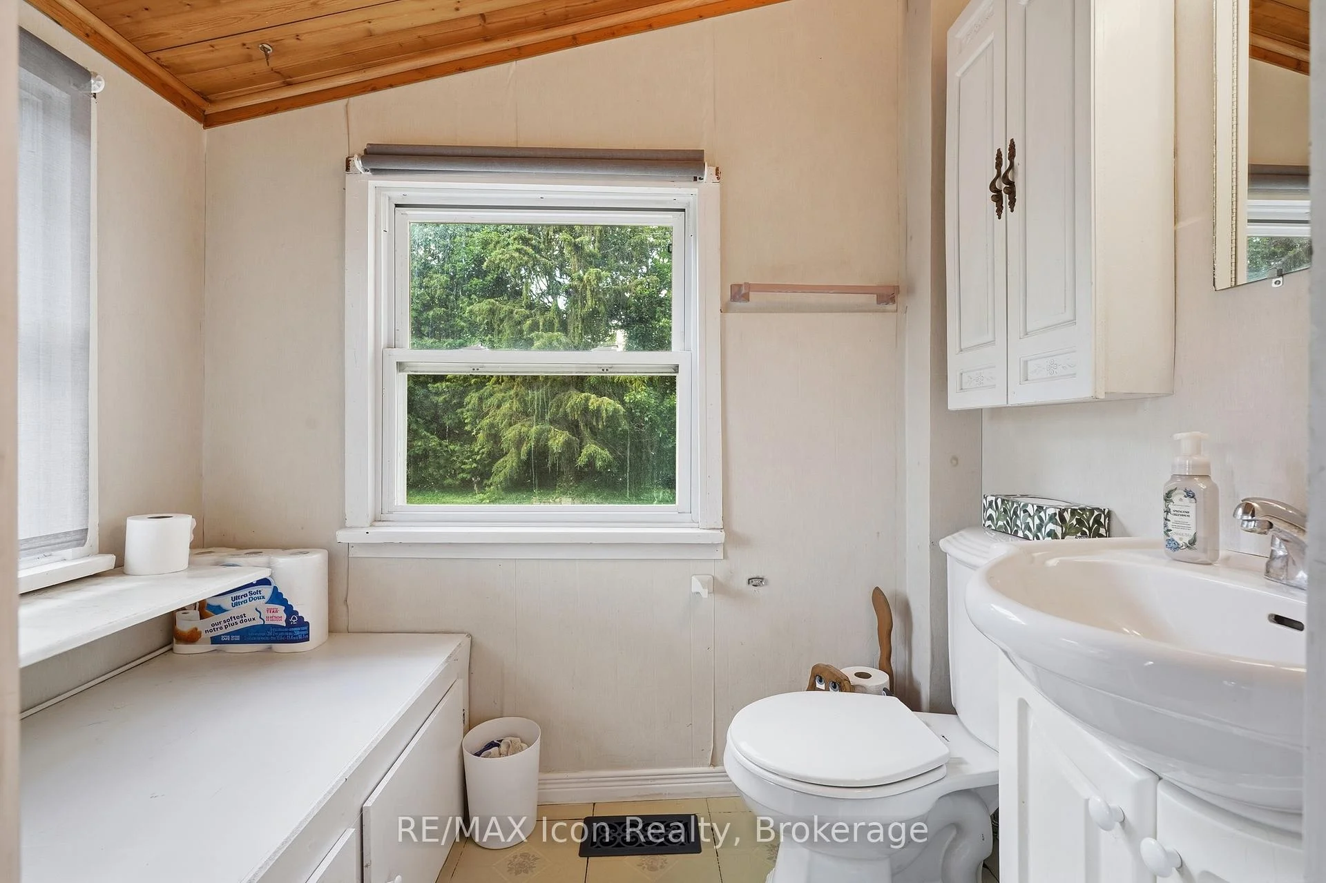 Photo 35 of 7239 Wellington Rd 21, Centre Wellington, Rural Centre Wellington West — HOMEH