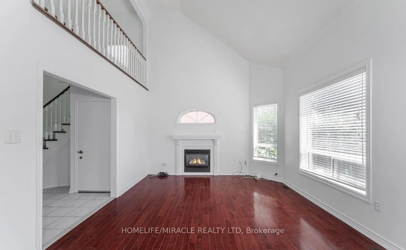 Photo 5 of 6 Baccarat Crescent, Brampton, Snelgrove — HOMEH