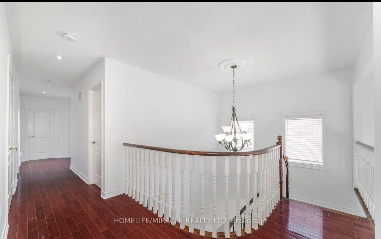 Photo 8 of 6 Baccarat Crescent, Brampton, Snelgrove — HOMEH