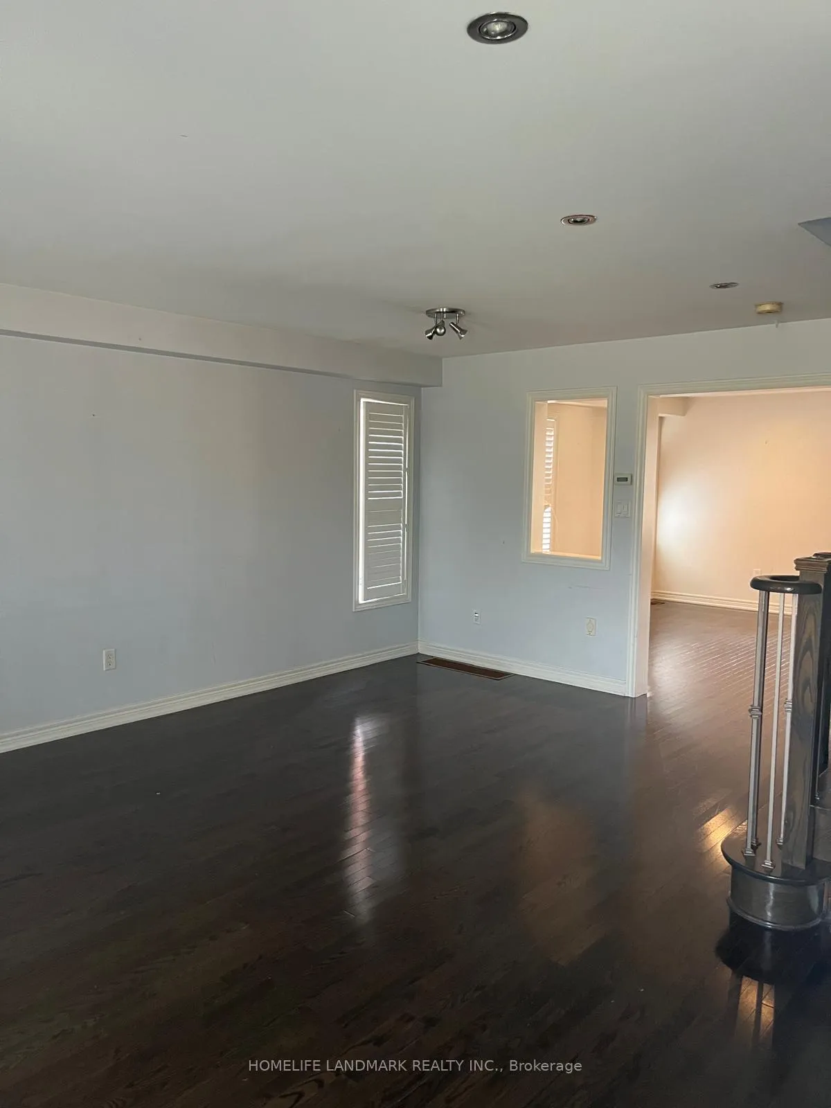 Photo 4 of 336 Drummond Drive, Vaughan, Maple — HOMEH