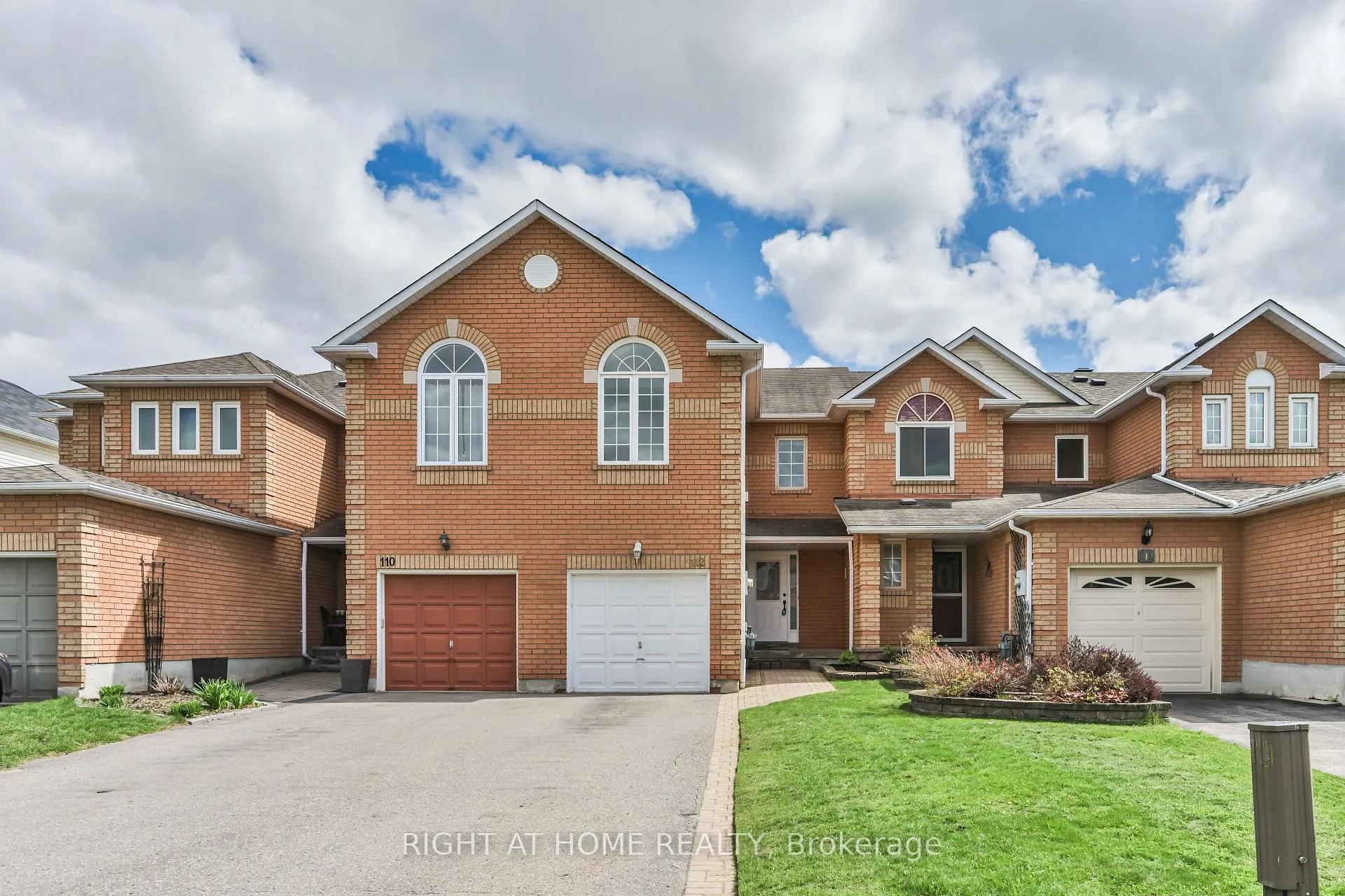 Photo 1 of 112 Creekwood Crescent, Whitby, Rolling Acres — HOMEH