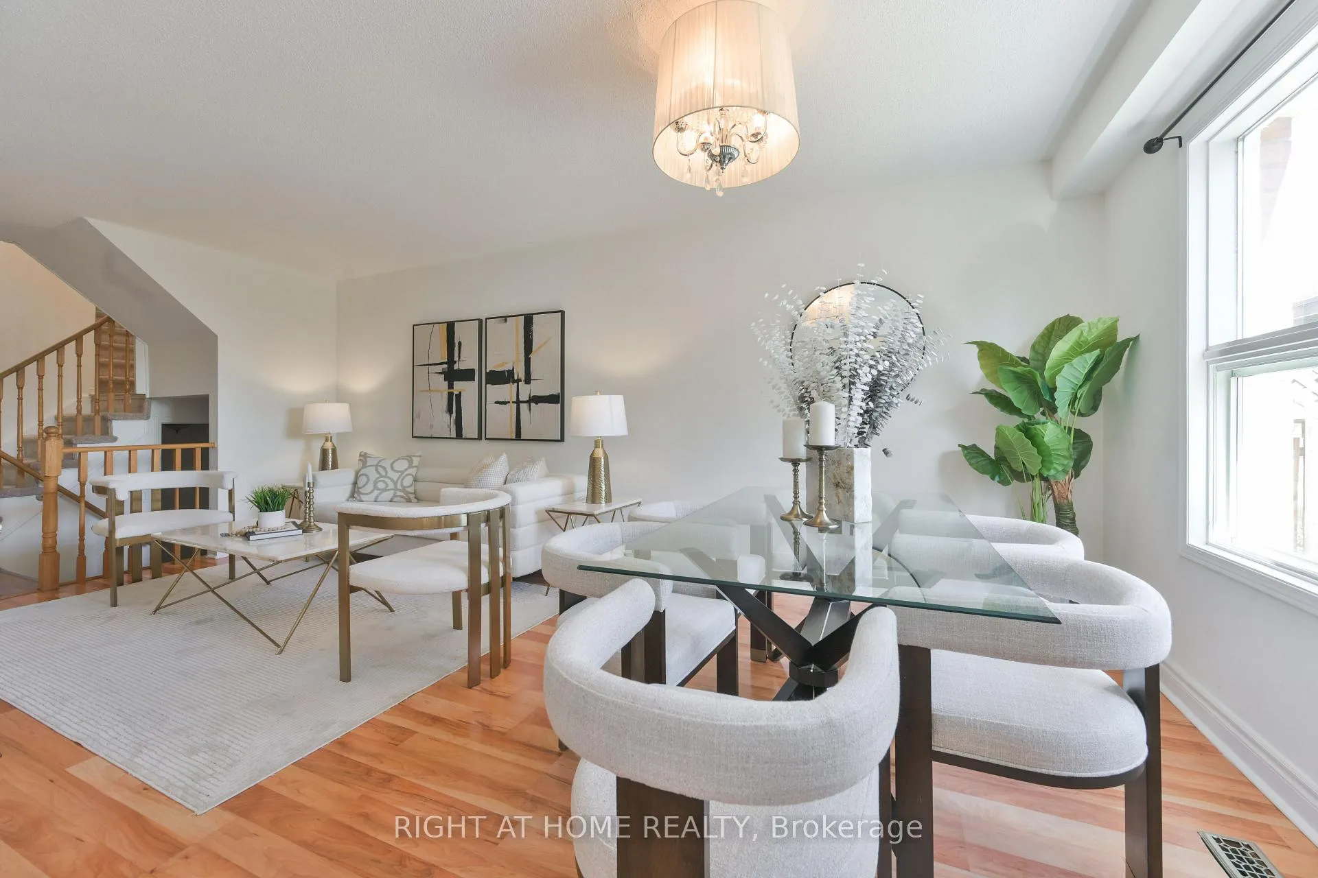 Photo 2 of 112 Creekwood Crescent, Whitby, Rolling Acres — HOMEH