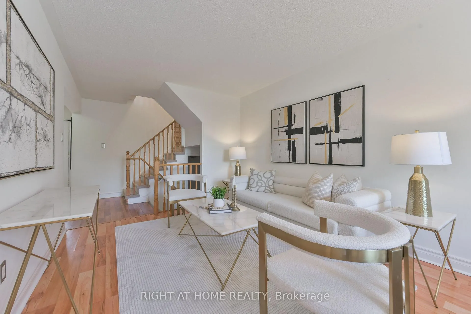 Photo 4 of 112 Creekwood Crescent, Whitby, Rolling Acres — HOMEH