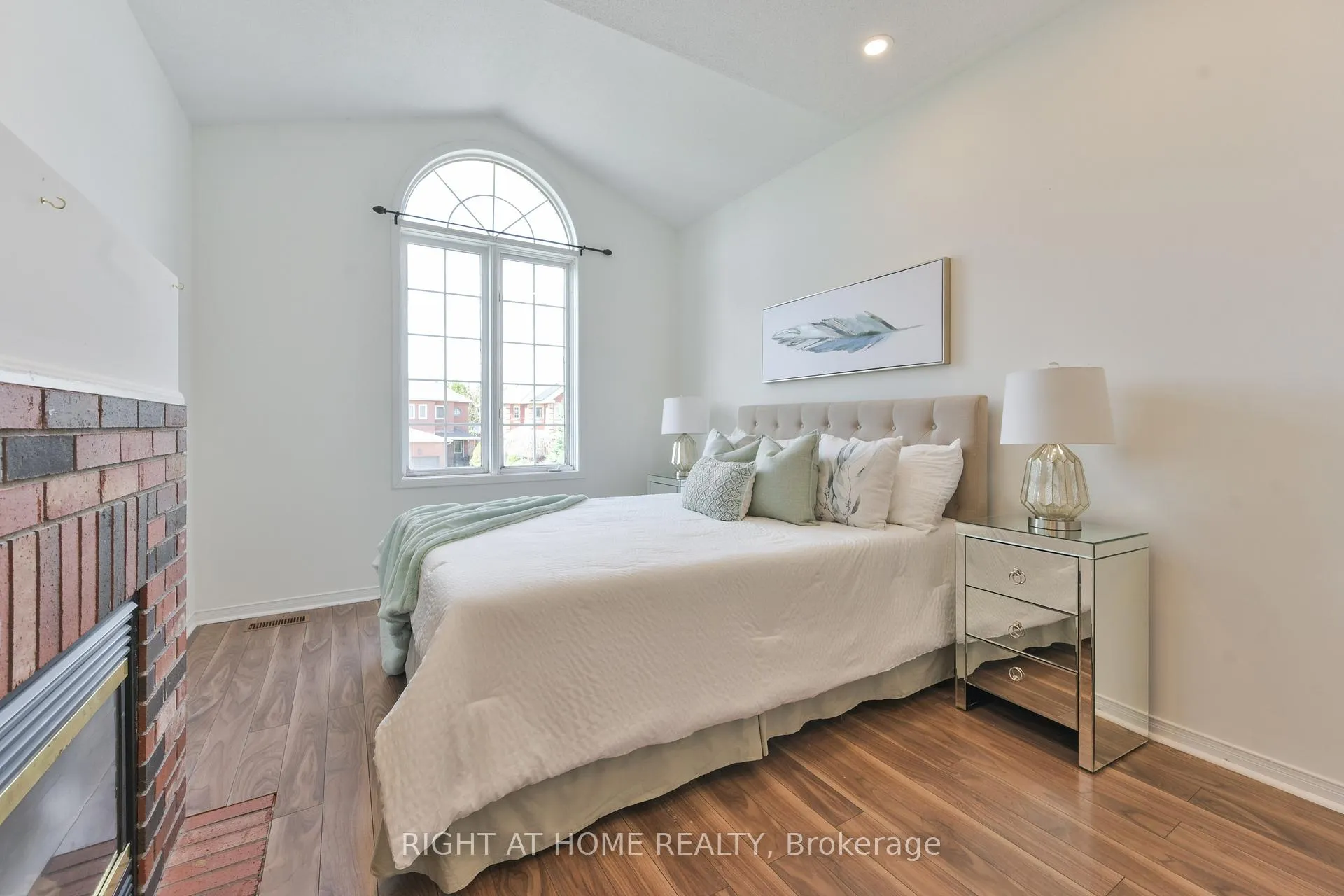 Photo 9 of 112 Creekwood Crescent, Whitby, Rolling Acres — HOMEH