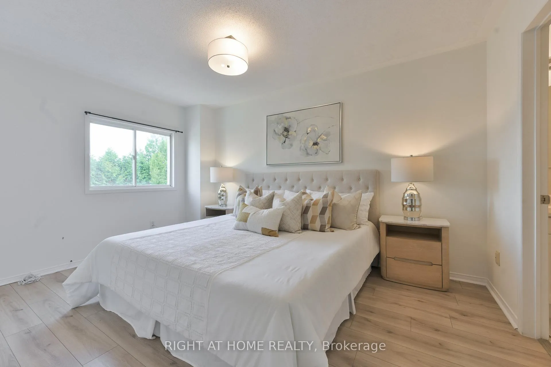 Photo 10 of 112 Creekwood Crescent, Whitby, Rolling Acres — HOMEH