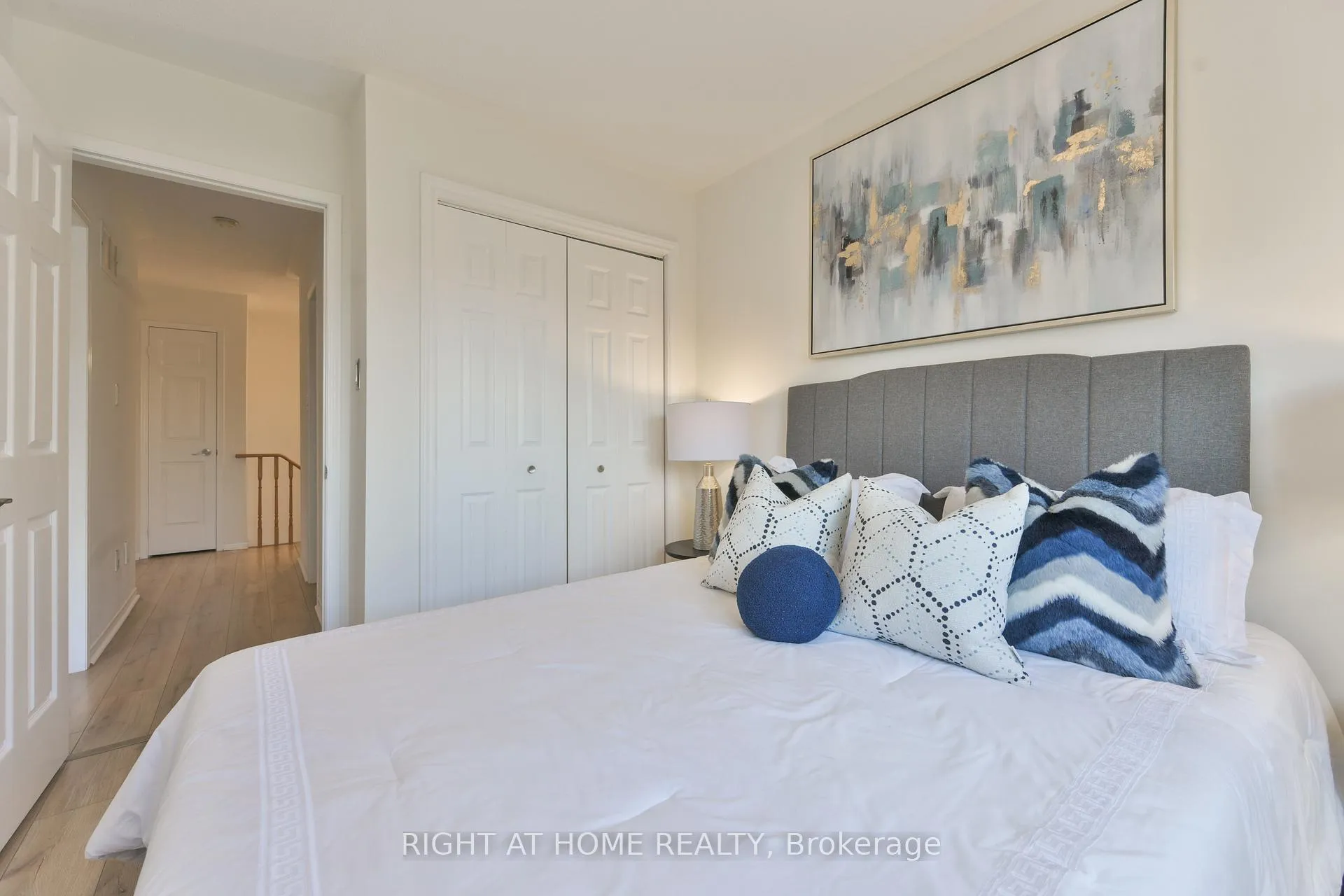 Photo 12 of 112 Creekwood Crescent, Whitby, Rolling Acres — HOMEH