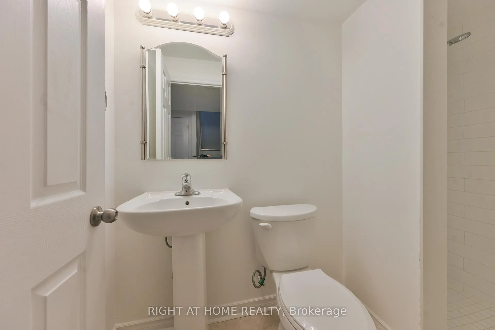 Photo 17 of 112 Creekwood Crescent, Whitby, Rolling Acres — HOMEH