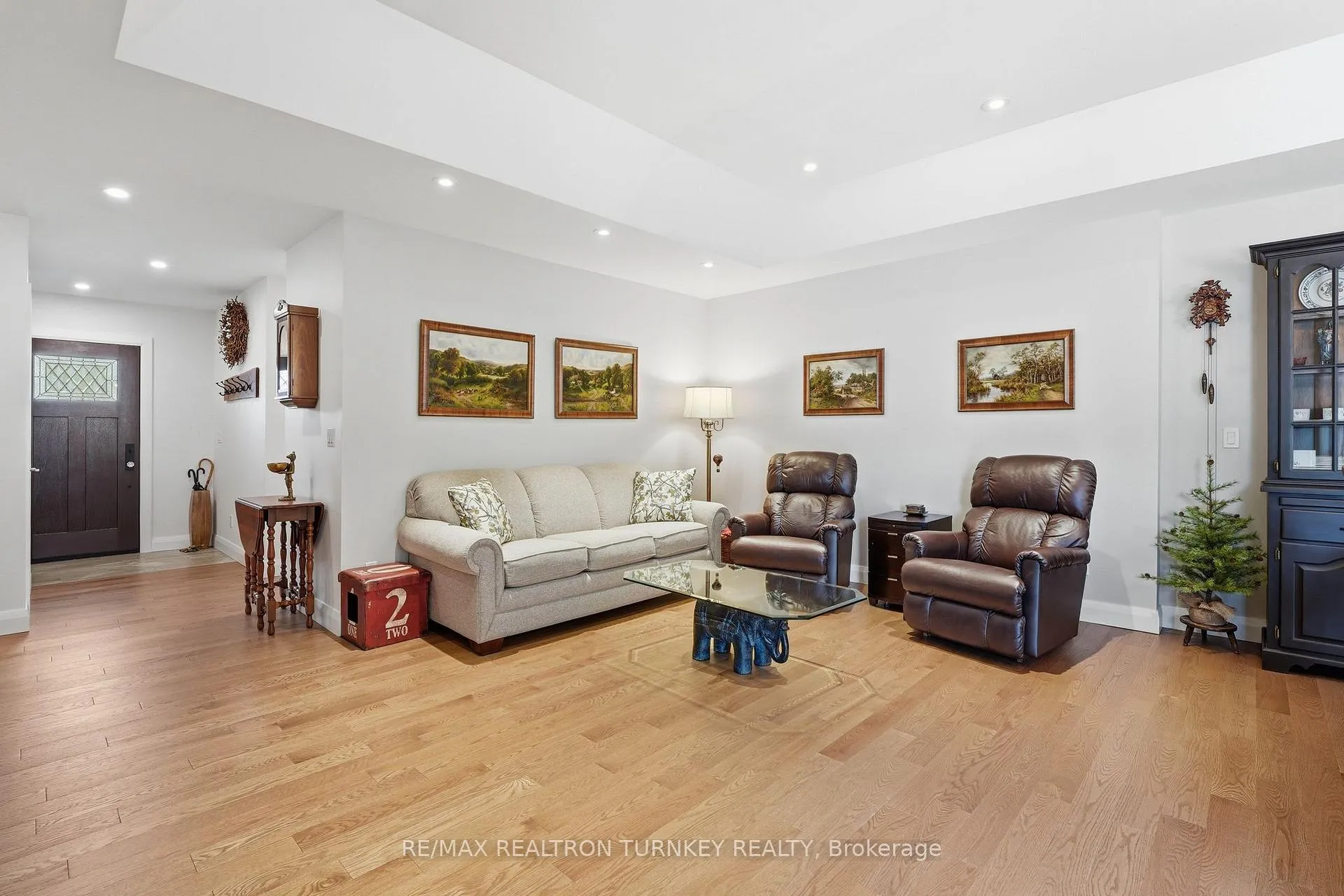 Photo 6 of 178 Parkview Crescent, Newmarket, Central Newmarket — HOMEH