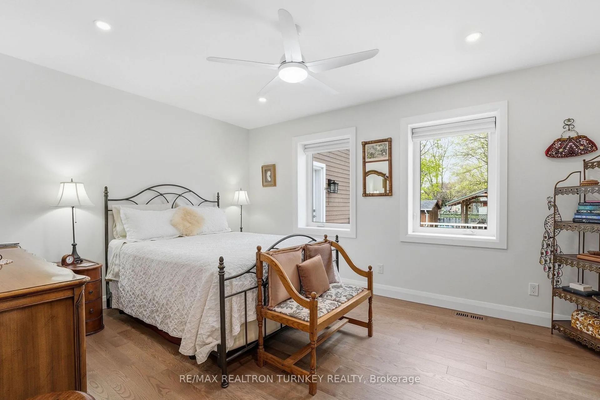 Photo 9 of 178 Parkview Crescent, Newmarket, Central Newmarket — HOMEH
