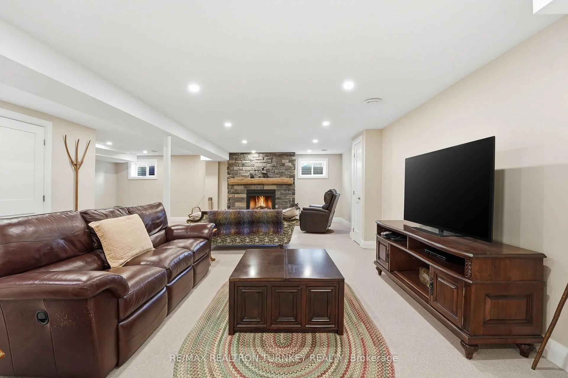 Photo 16 of 178 Parkview Crescent, Newmarket, Central Newmarket — HOMEH