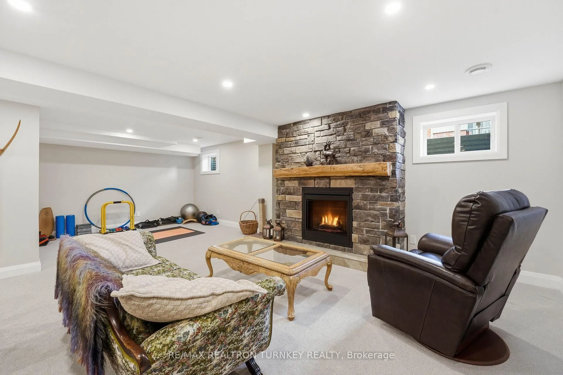 Photo 18 of 178 Parkview Crescent, Newmarket, Central Newmarket — HOMEH