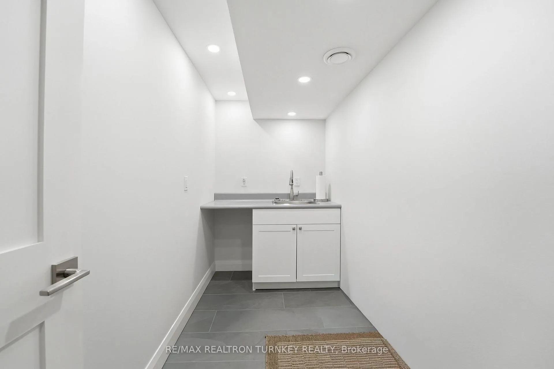 Photo 24 of 178 Parkview Crescent, Newmarket, Central Newmarket — HOMEH