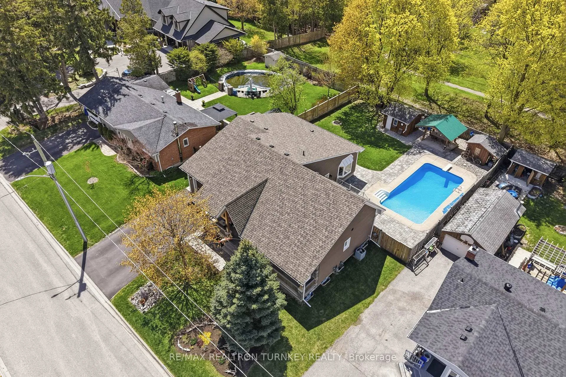 Photo 41 of 178 Parkview Crescent, Newmarket, Central Newmarket — HOMEH