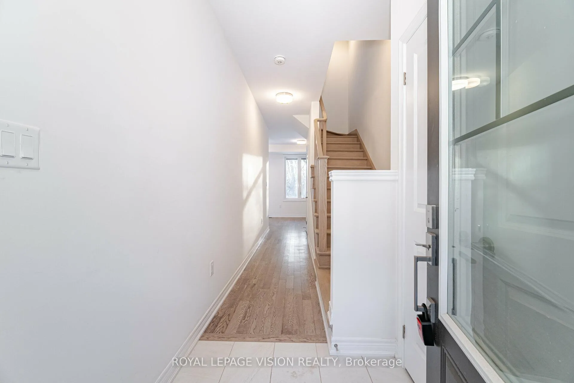 Photo 4 of 50 Folcroft Street, Brampton, Credit Valley — HOMEH
