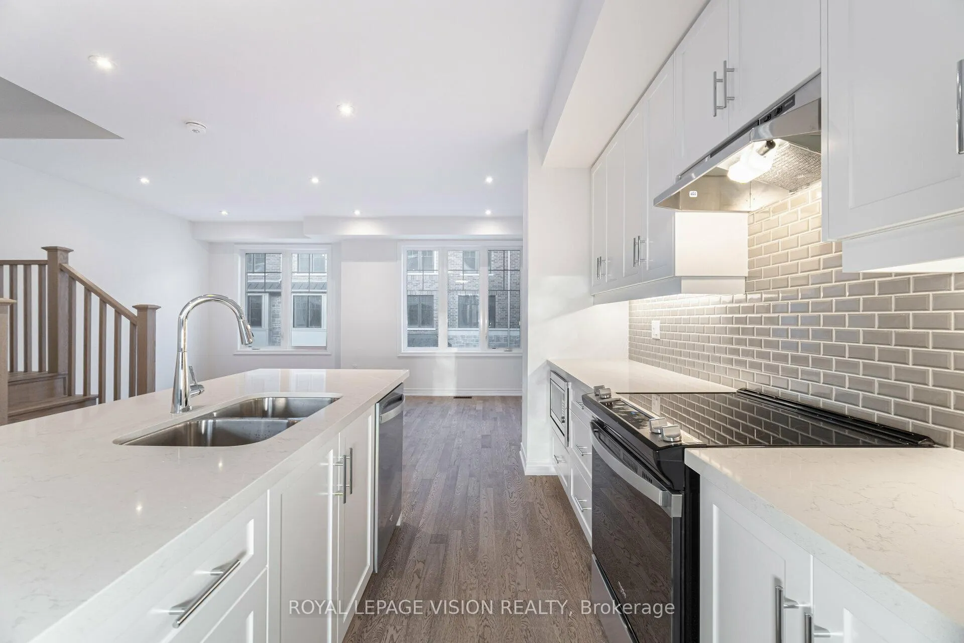 Photo 8 of 50 Folcroft Street, Brampton, Credit Valley — HOMEH