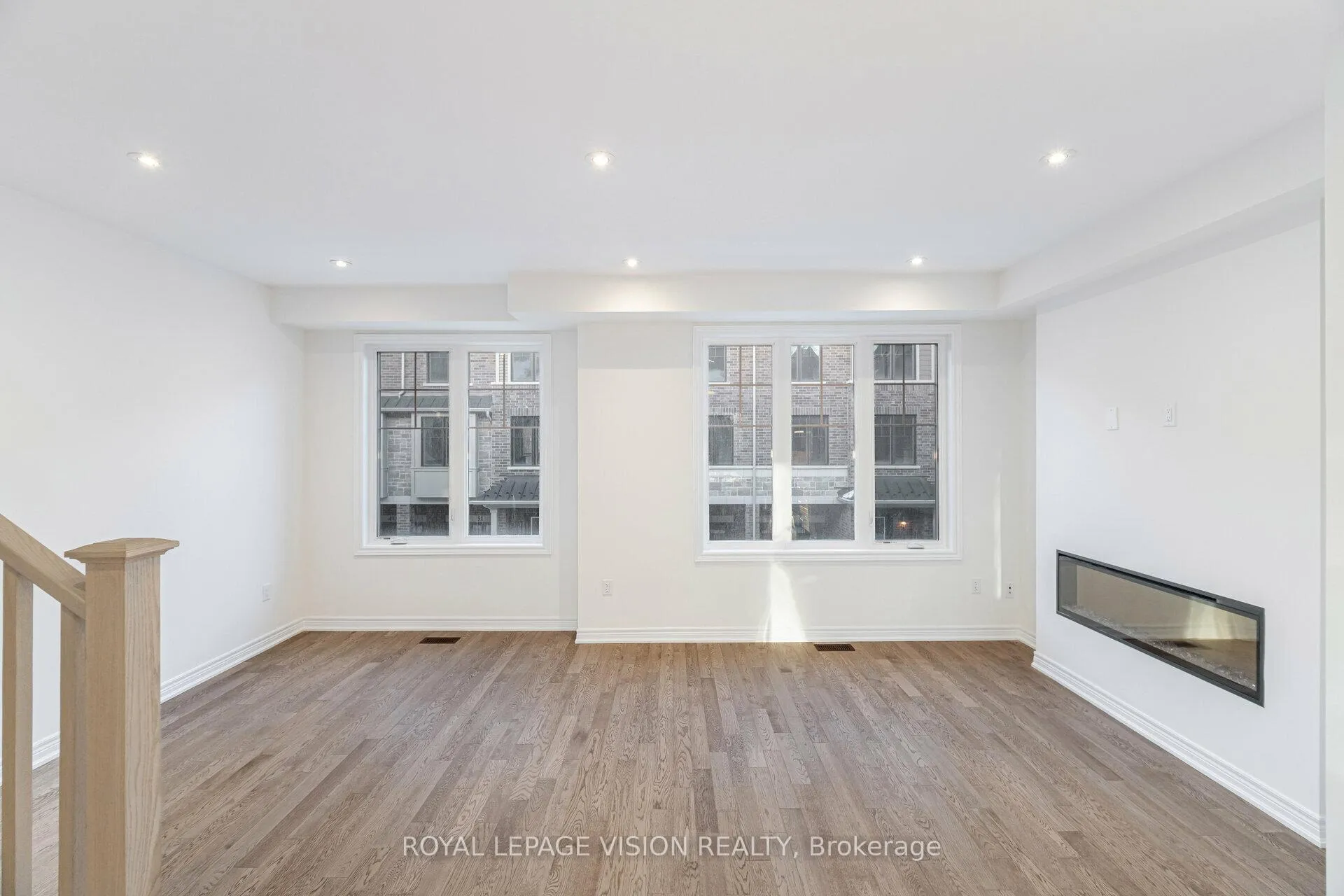 Photo 9 of 50 Folcroft Street, Brampton, Credit Valley — HOMEH