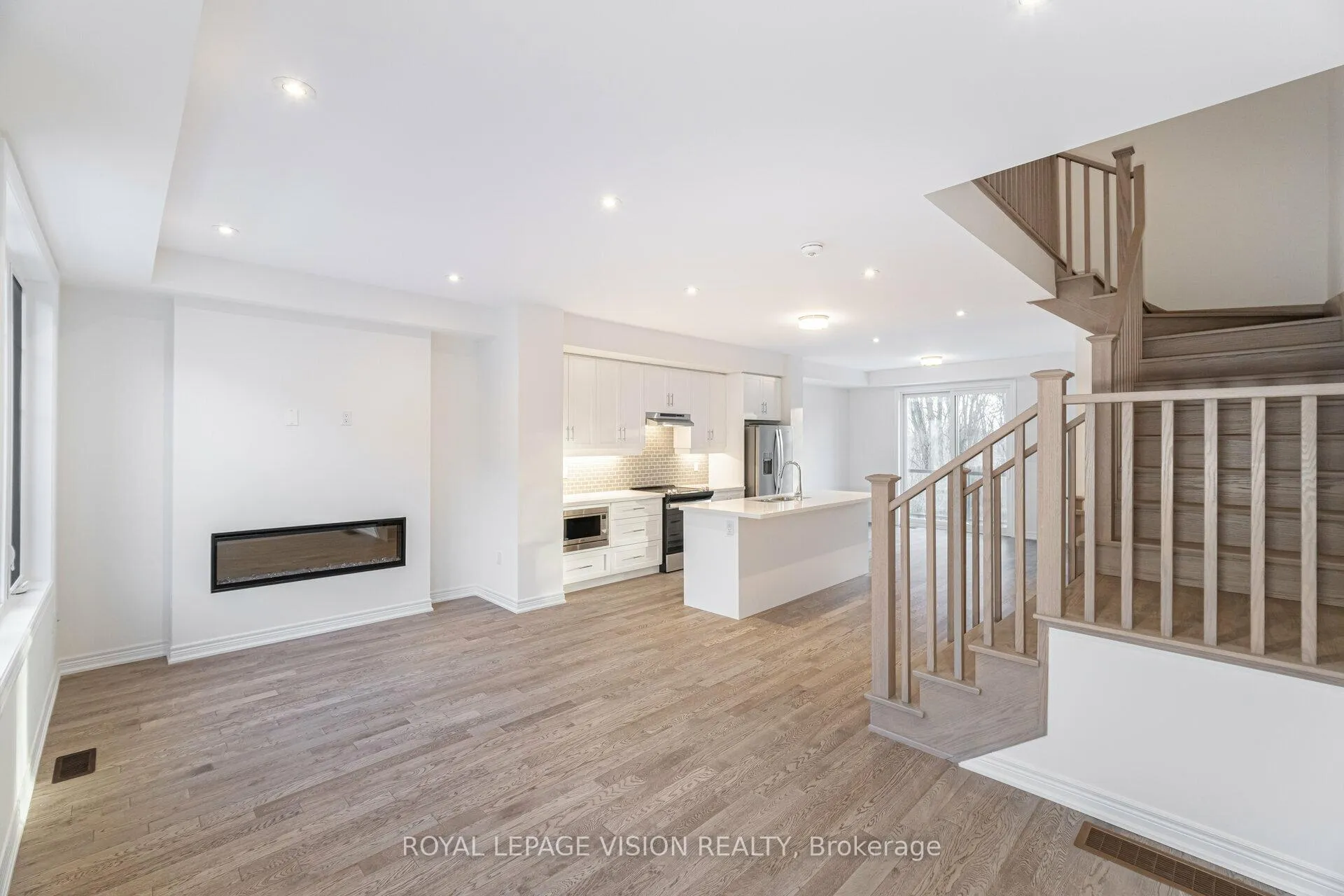 Photo 10 of 50 Folcroft Street, Brampton, Credit Valley — HOMEH