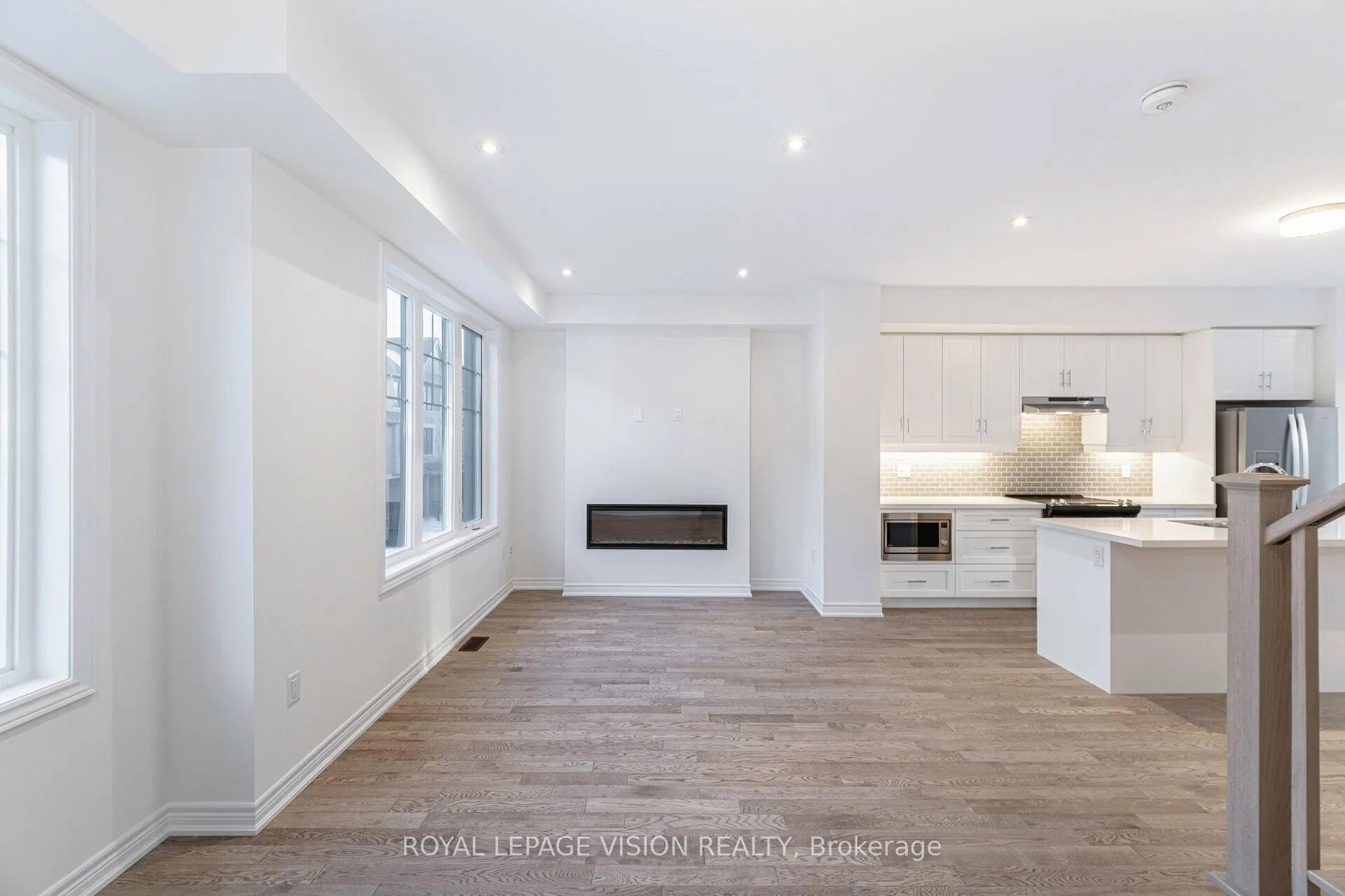 Photo 12 of 50 Folcroft Street, Brampton, Credit Valley — HOMEH