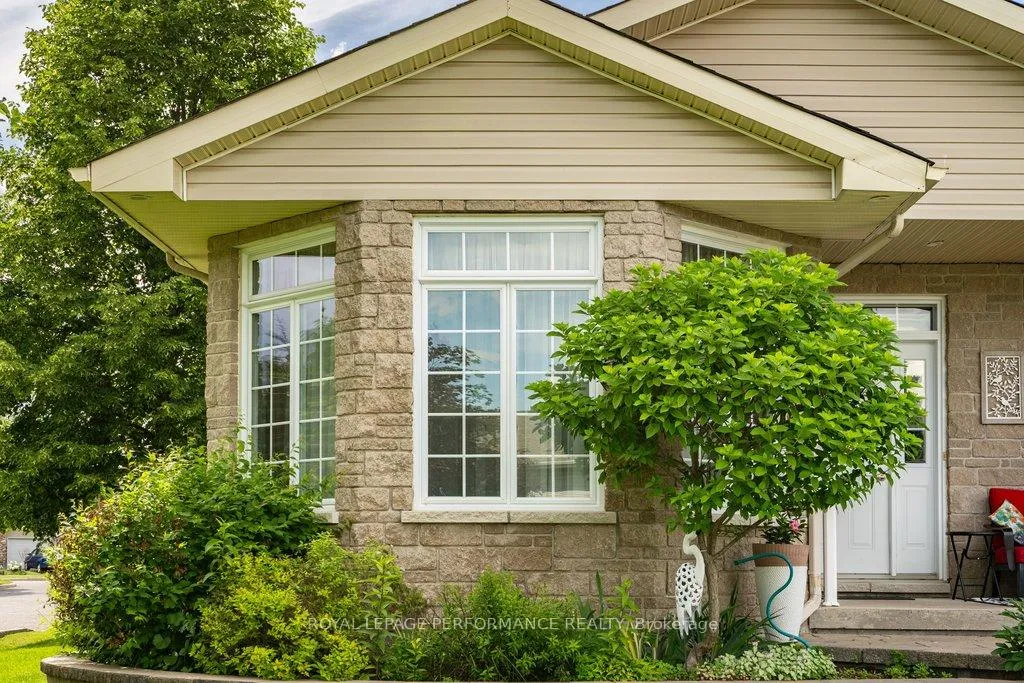 Photo 3 of 997 Ada Barrington Private, Ottawa, Greely — HOMEH