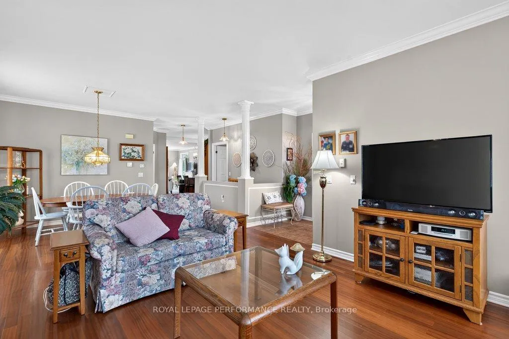 Photo 13 of 997 Ada Barrington Private, Ottawa, Greely — HOMEH