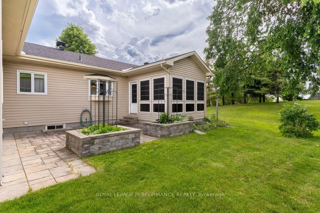 Photo 41 of 997 Ada Barrington Private, Ottawa, Greely — HOMEH
