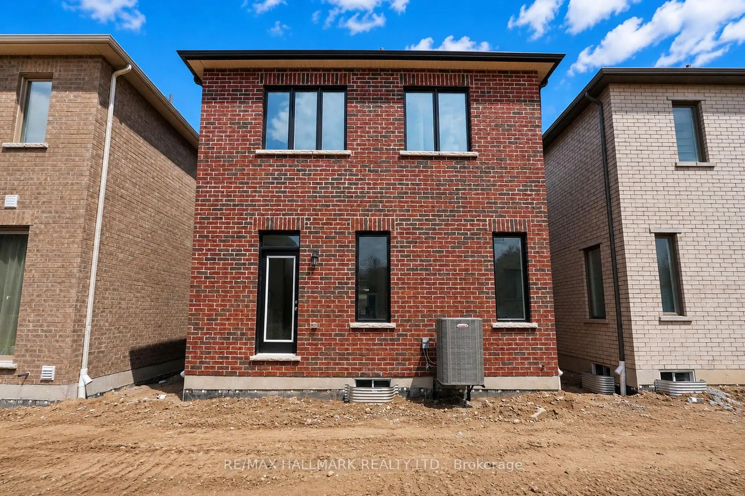 Photo 31 of 16 Foxley Heights, Barrie, Rural Barrie Southwest — HOMEH