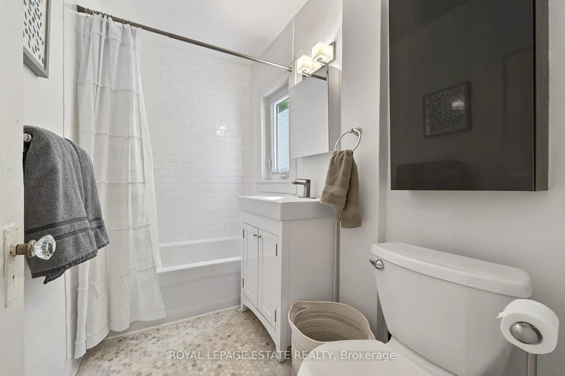 Photo 19 of 44 Bastedo Avenue, Toronto, Woodbine Corridor — HOMEH
