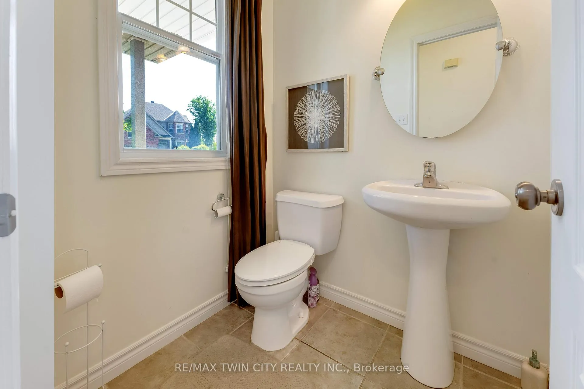 Photo 6 of 27 Tremaine Drive, Kitchener — HOMEH