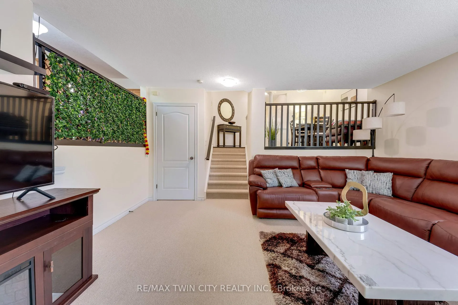 Photo 8 of 27 Tremaine Drive, Kitchener — HOMEH