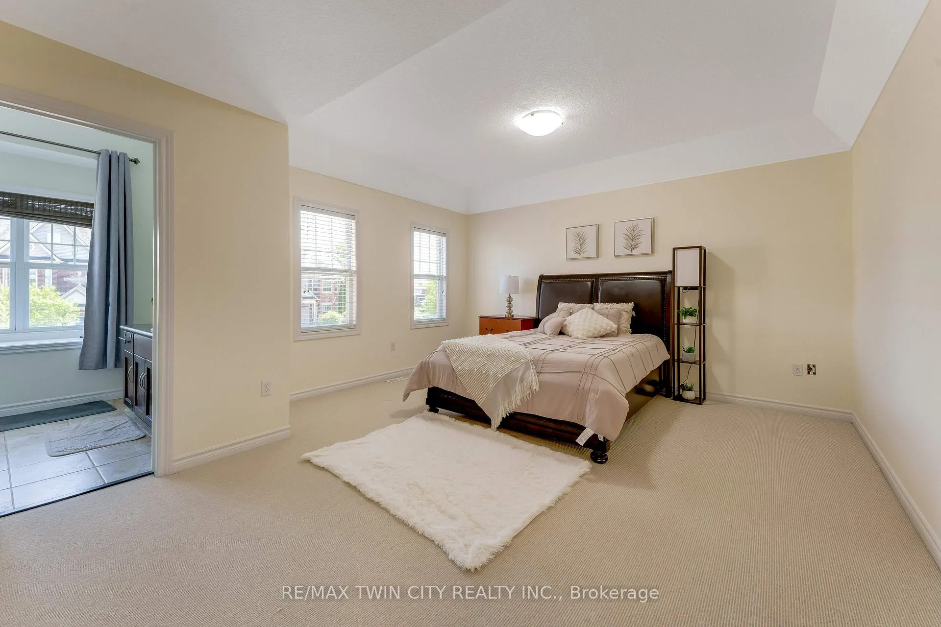 Photo 18 of 27 Tremaine Drive, Kitchener — HOMEH