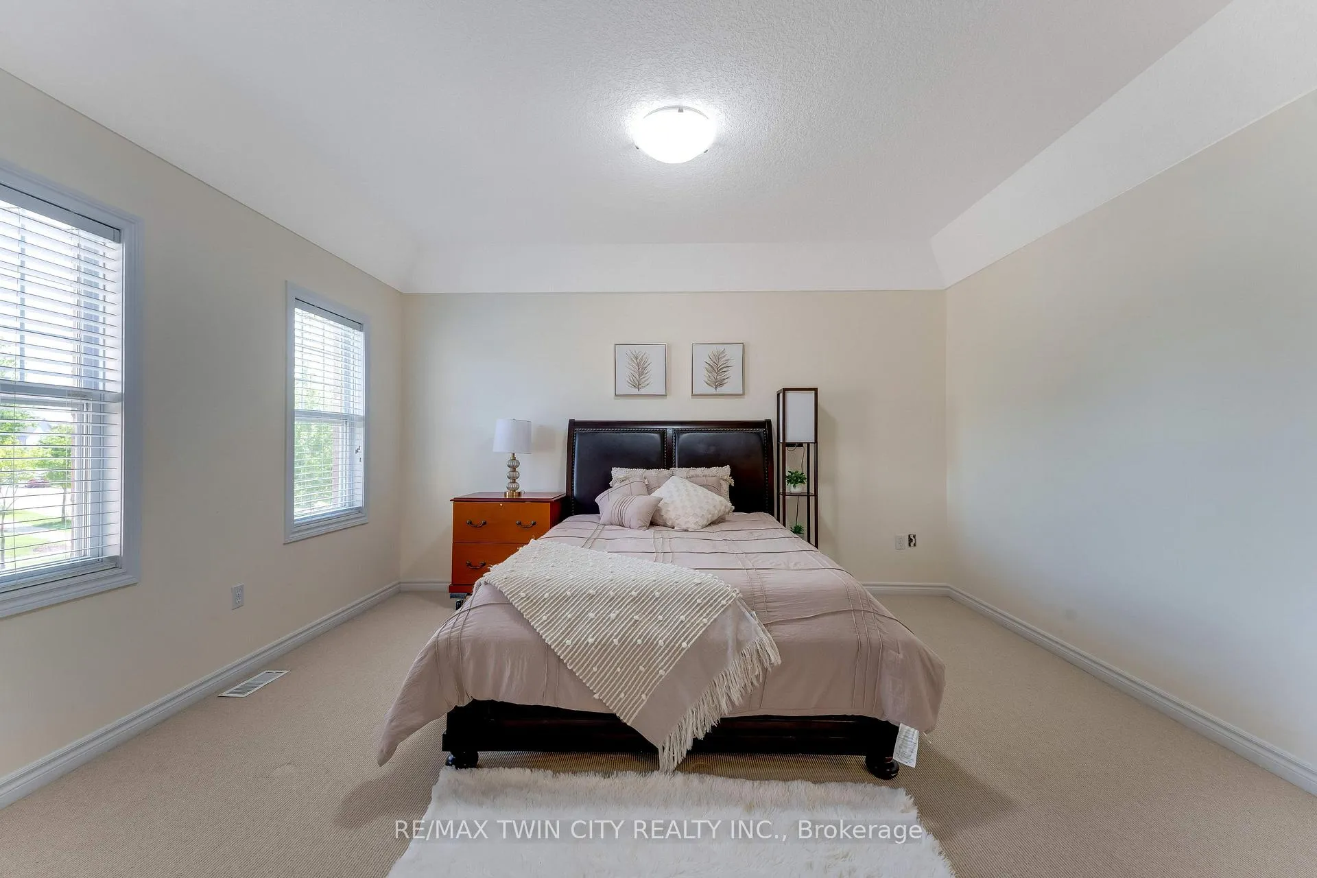 Photo 19 of 27 Tremaine Drive, Kitchener — HOMEH
