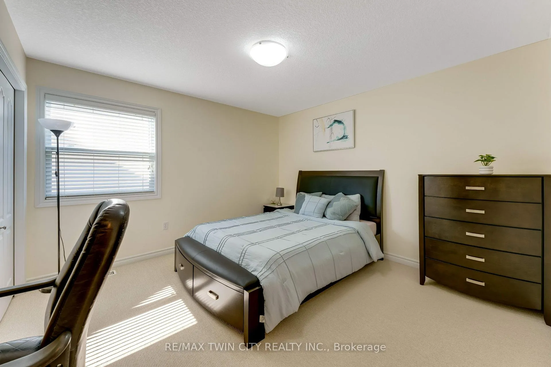Photo 26 of 27 Tremaine Drive, Kitchener — HOMEH