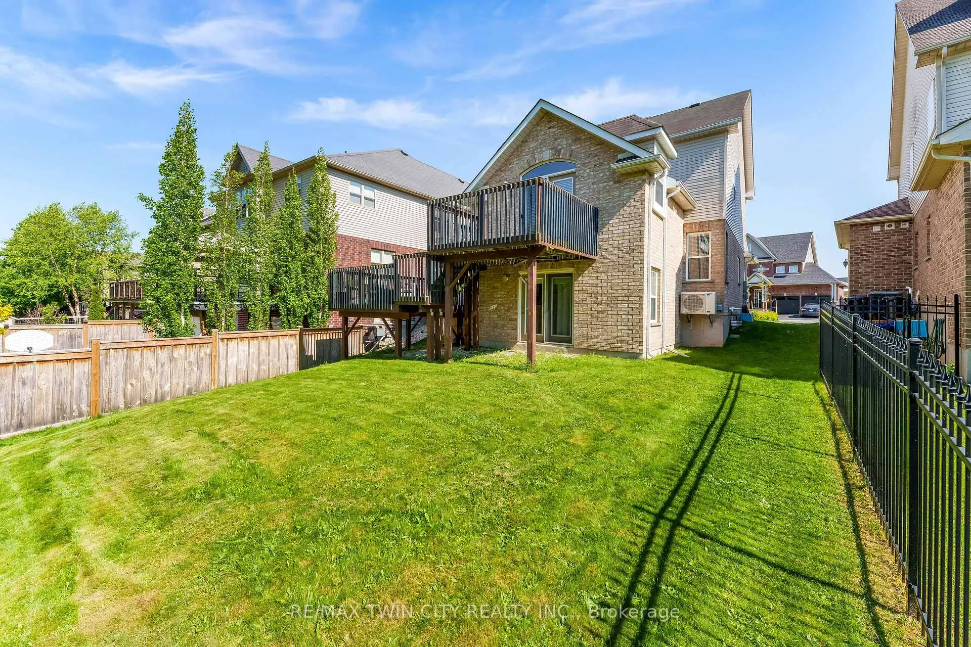 Photo 33 of 27 Tremaine Drive, Kitchener — HOMEH