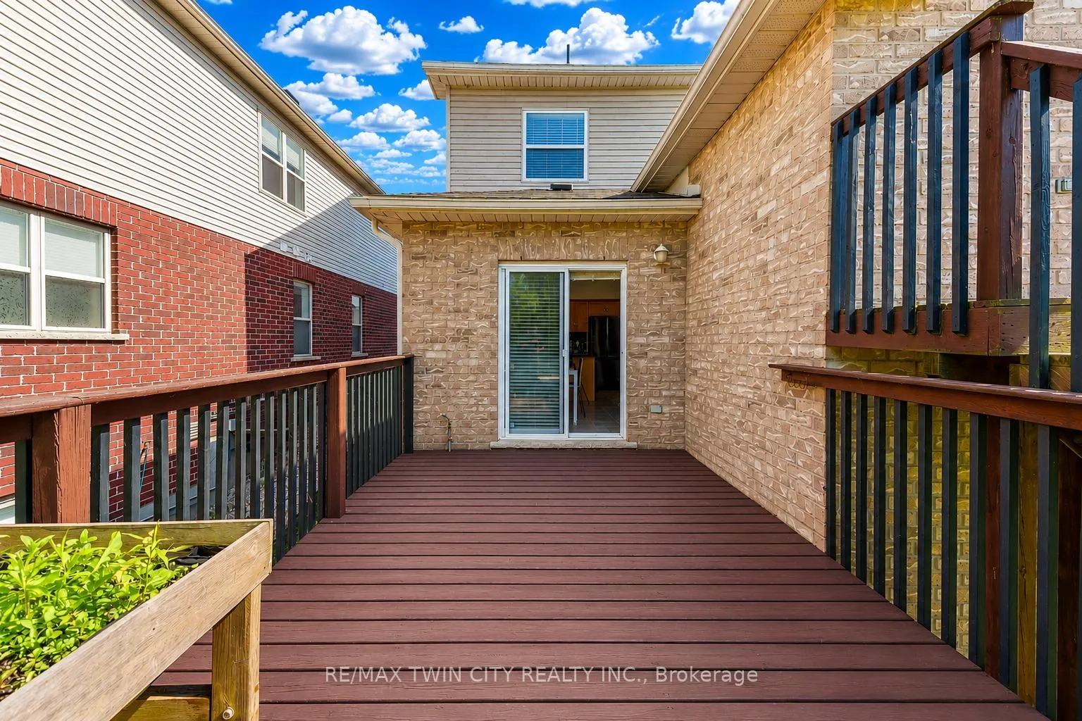 Photo 38 of 27 Tremaine Drive, Kitchener — HOMEH