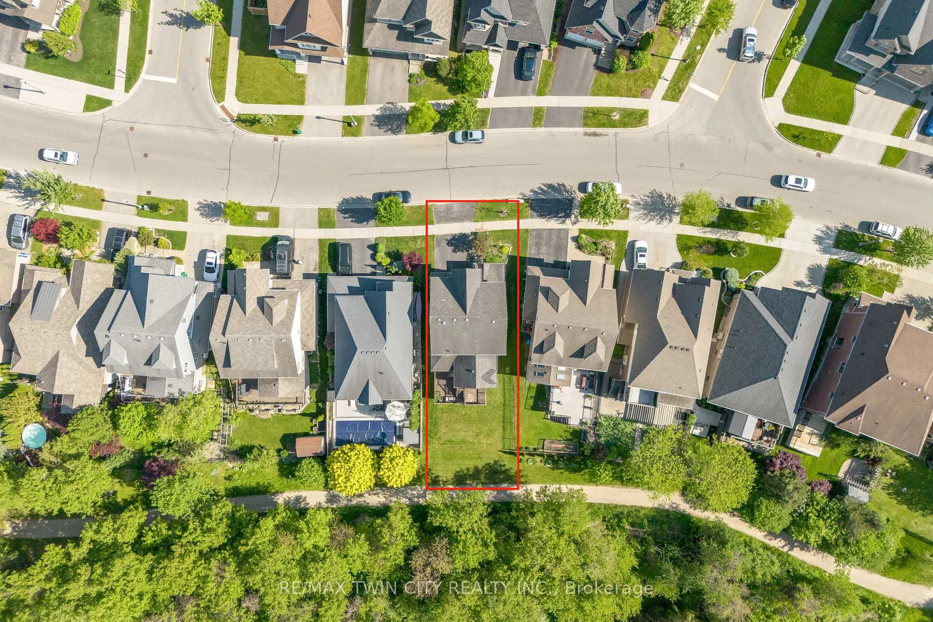 Photo 41 of 27 Tremaine Drive, Kitchener — HOMEH