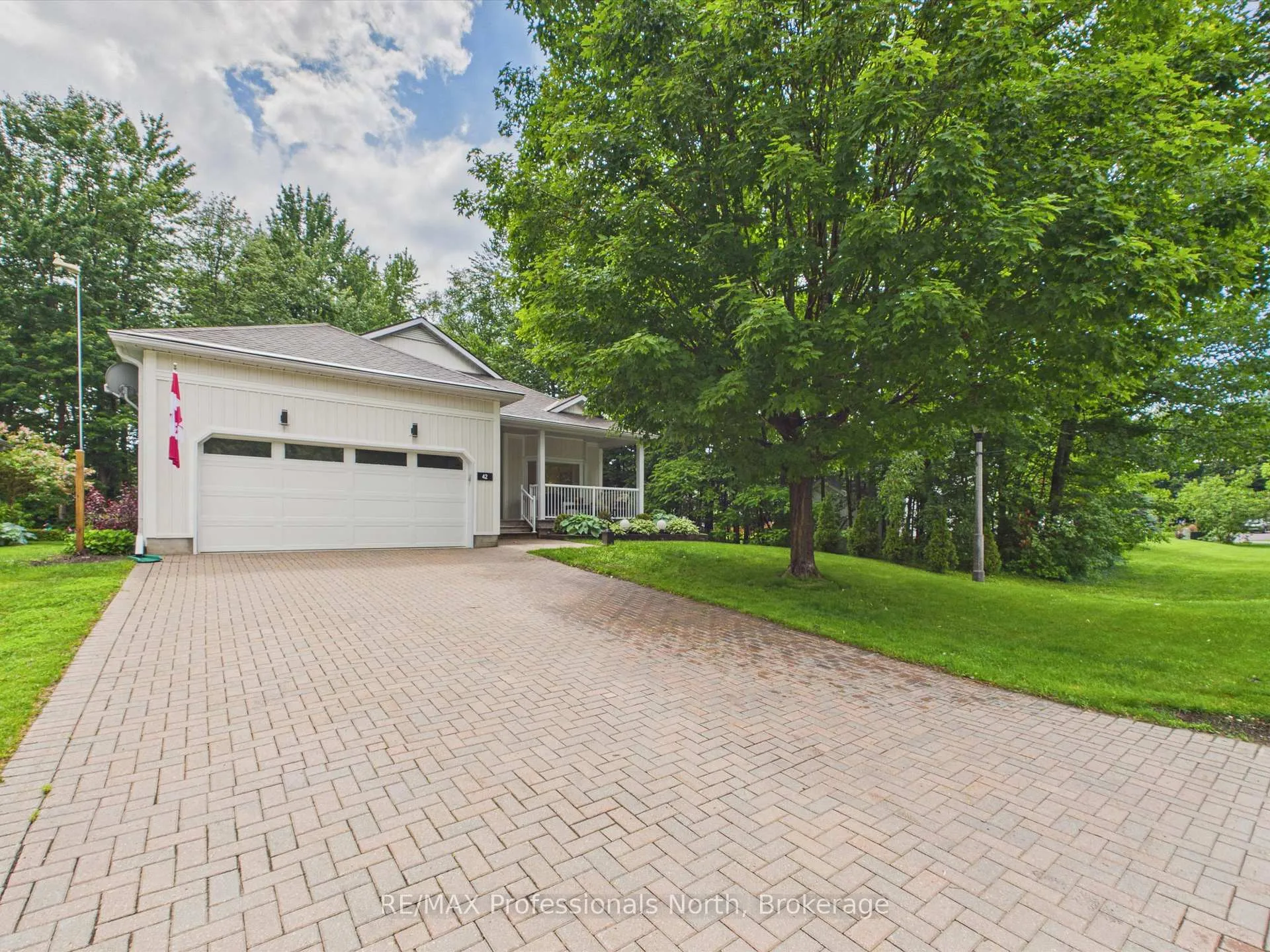 Photo 3 of 42 Springwood Crescent, Gravenhurst, Muskoka (S) — HOMEH