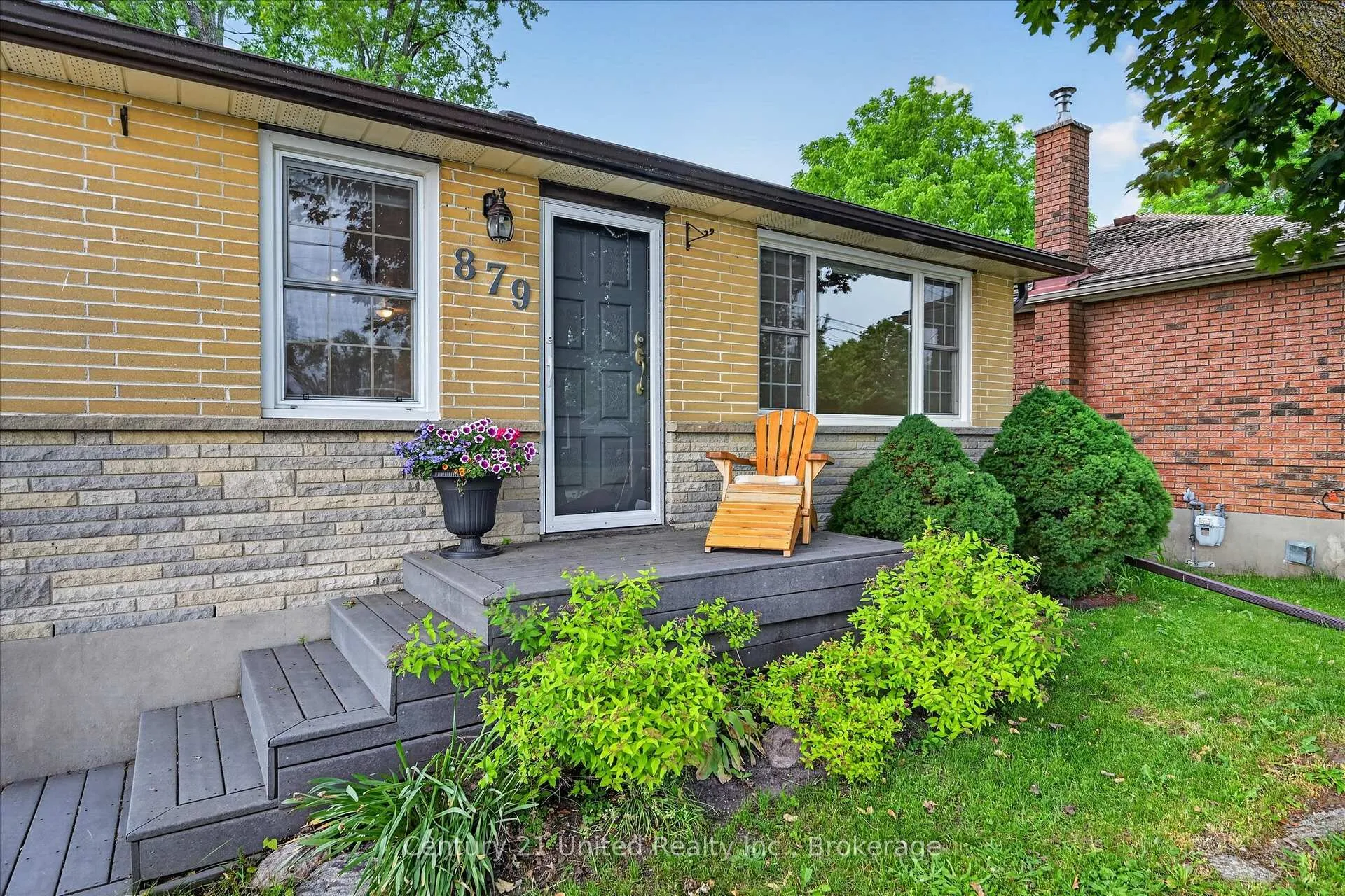 Photo 2 of 879 Birch Avenue, Peterborough, Northcrest Ward 5 — HOMEH