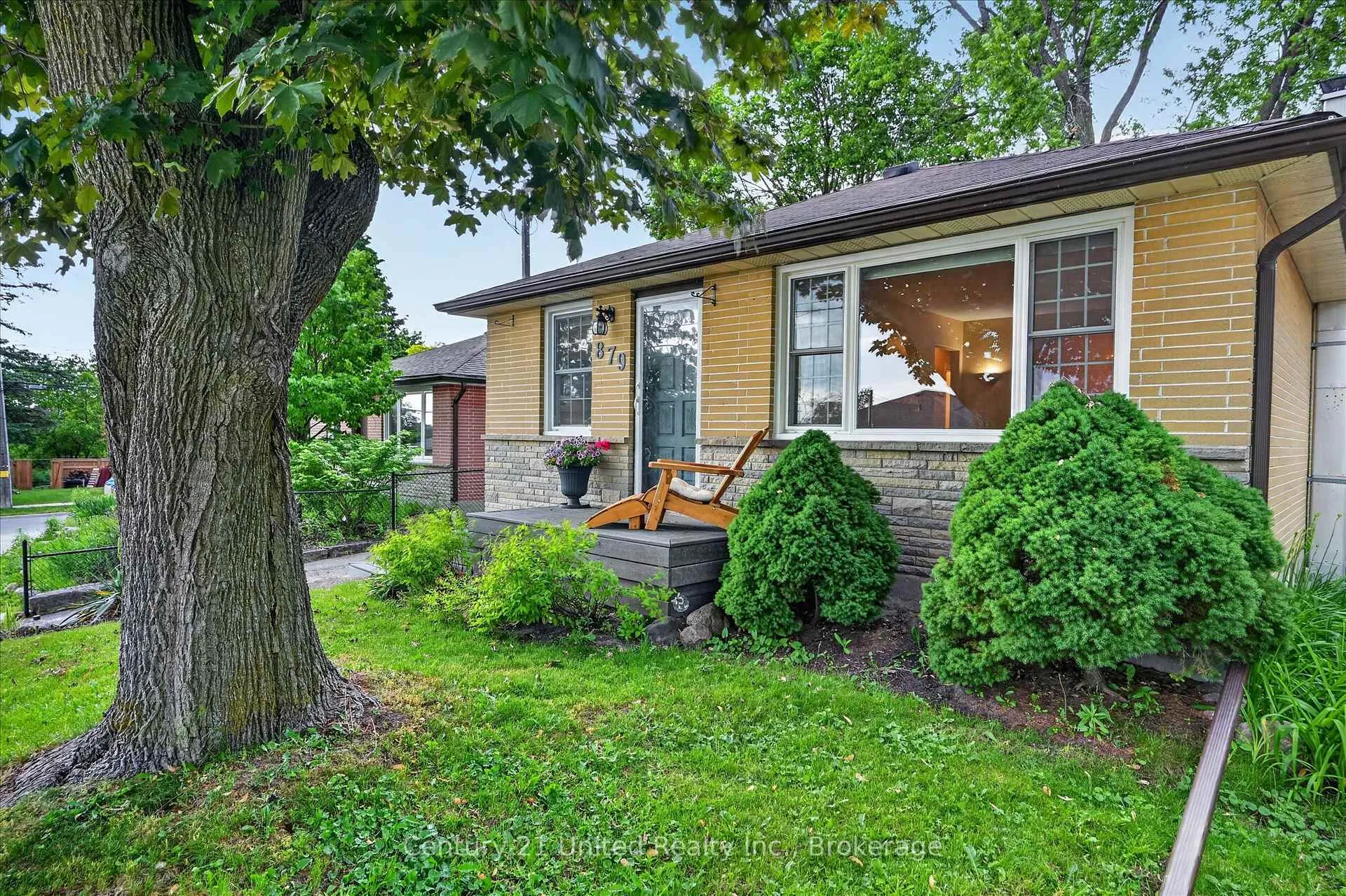 Photo 3 of 879 Birch Avenue, Peterborough, Northcrest Ward 5 — HOMEH