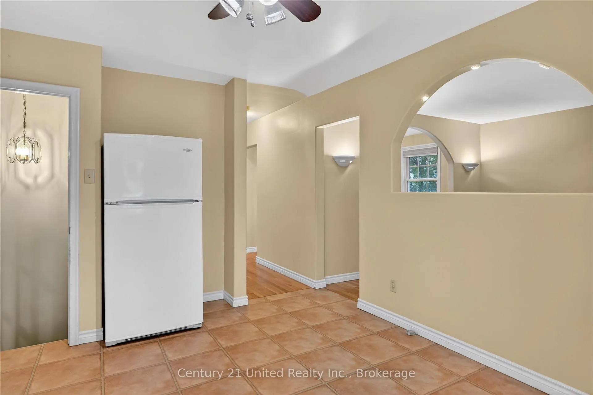 Photo 13 of 879 Birch Avenue, Peterborough, Northcrest Ward 5 — HOMEH