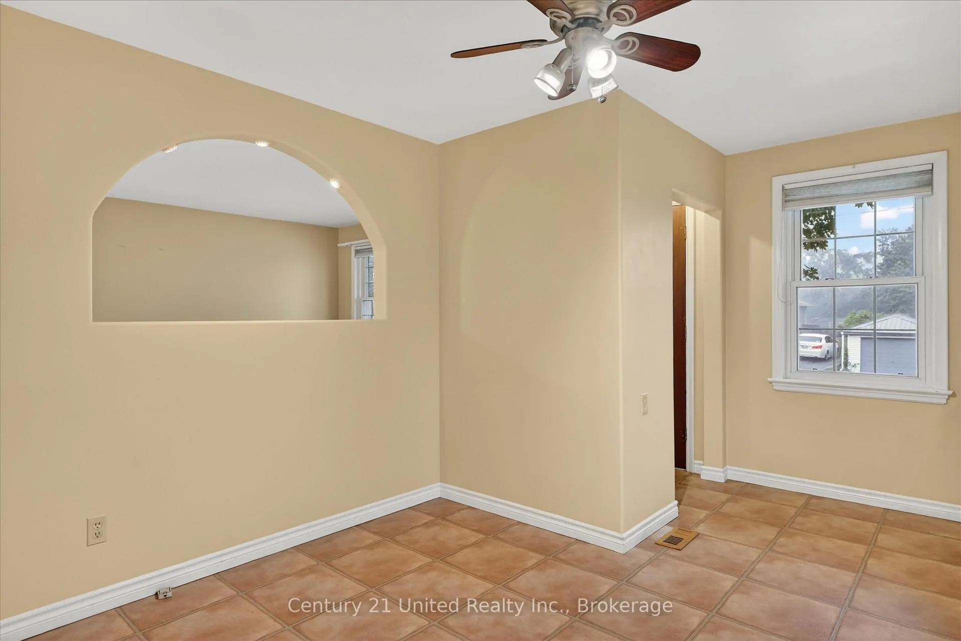 Photo 14 of 879 Birch Avenue, Peterborough, Northcrest Ward 5 — HOMEH