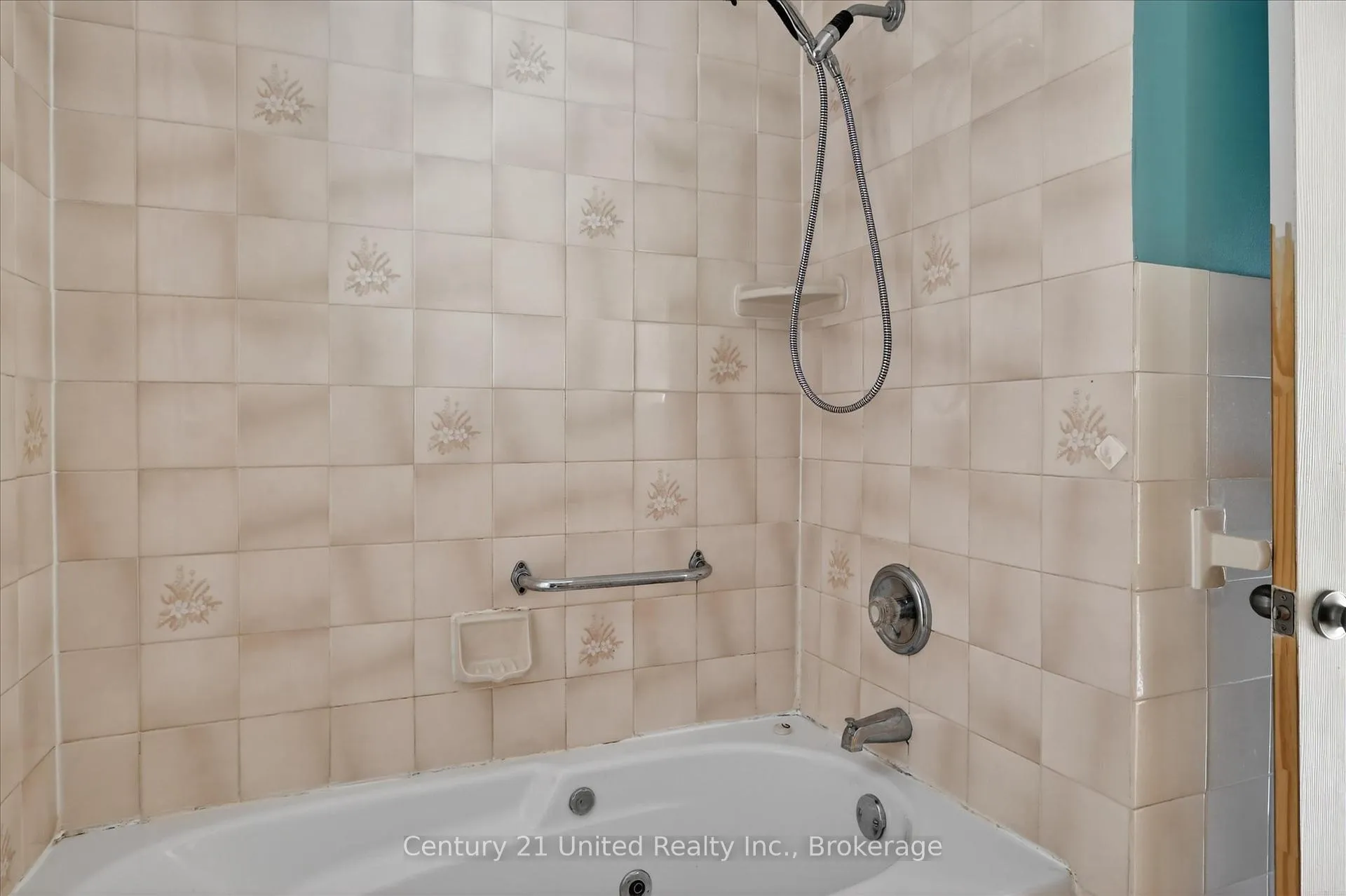 Photo 20 of 879 Birch Avenue, Peterborough, Northcrest Ward 5 — HOMEH