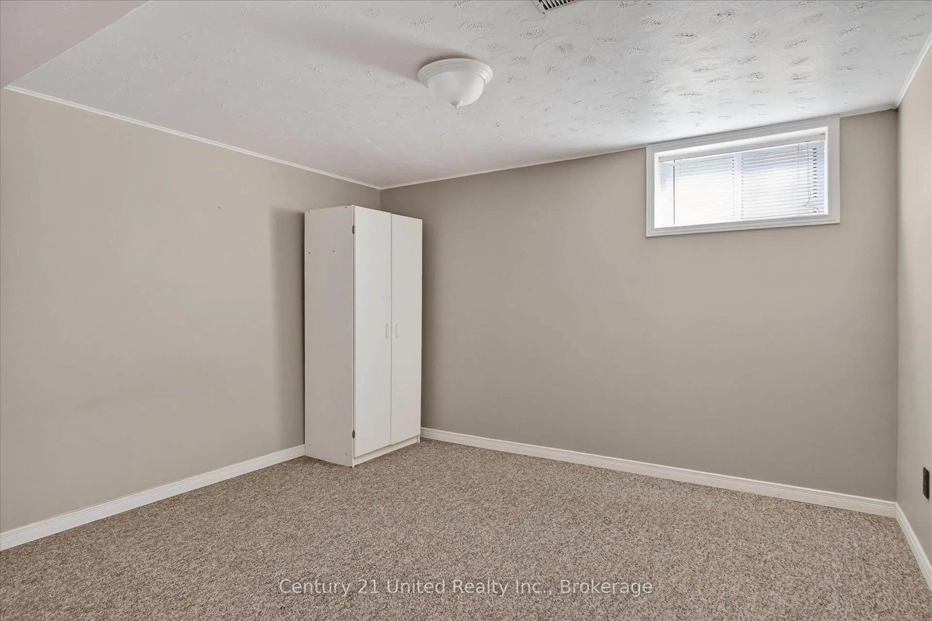 Photo 27 of 879 Birch Avenue, Peterborough, Northcrest Ward 5 — HOMEH