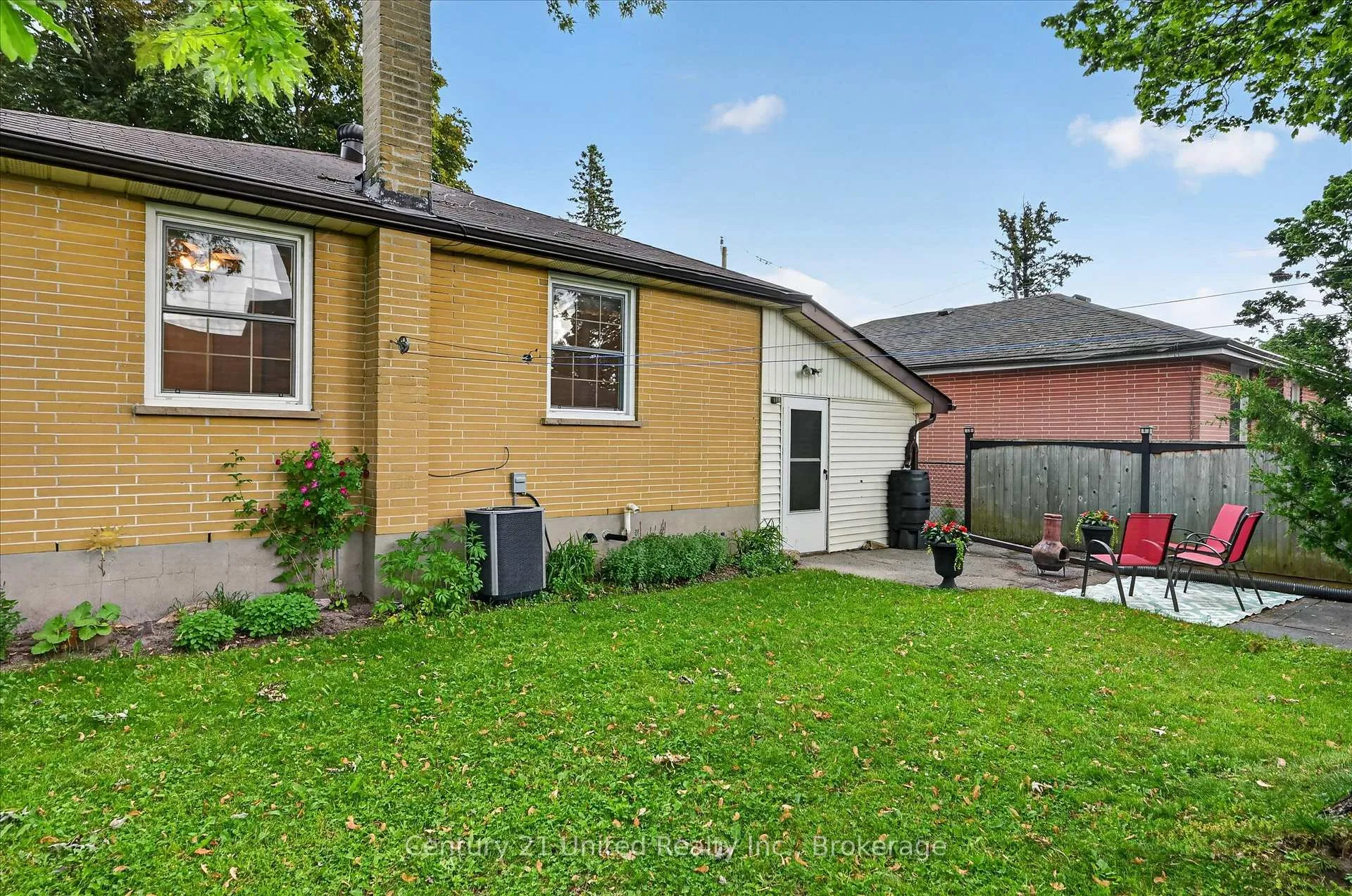 Photo 32 of 879 Birch Avenue, Peterborough, Northcrest Ward 5 — HOMEH