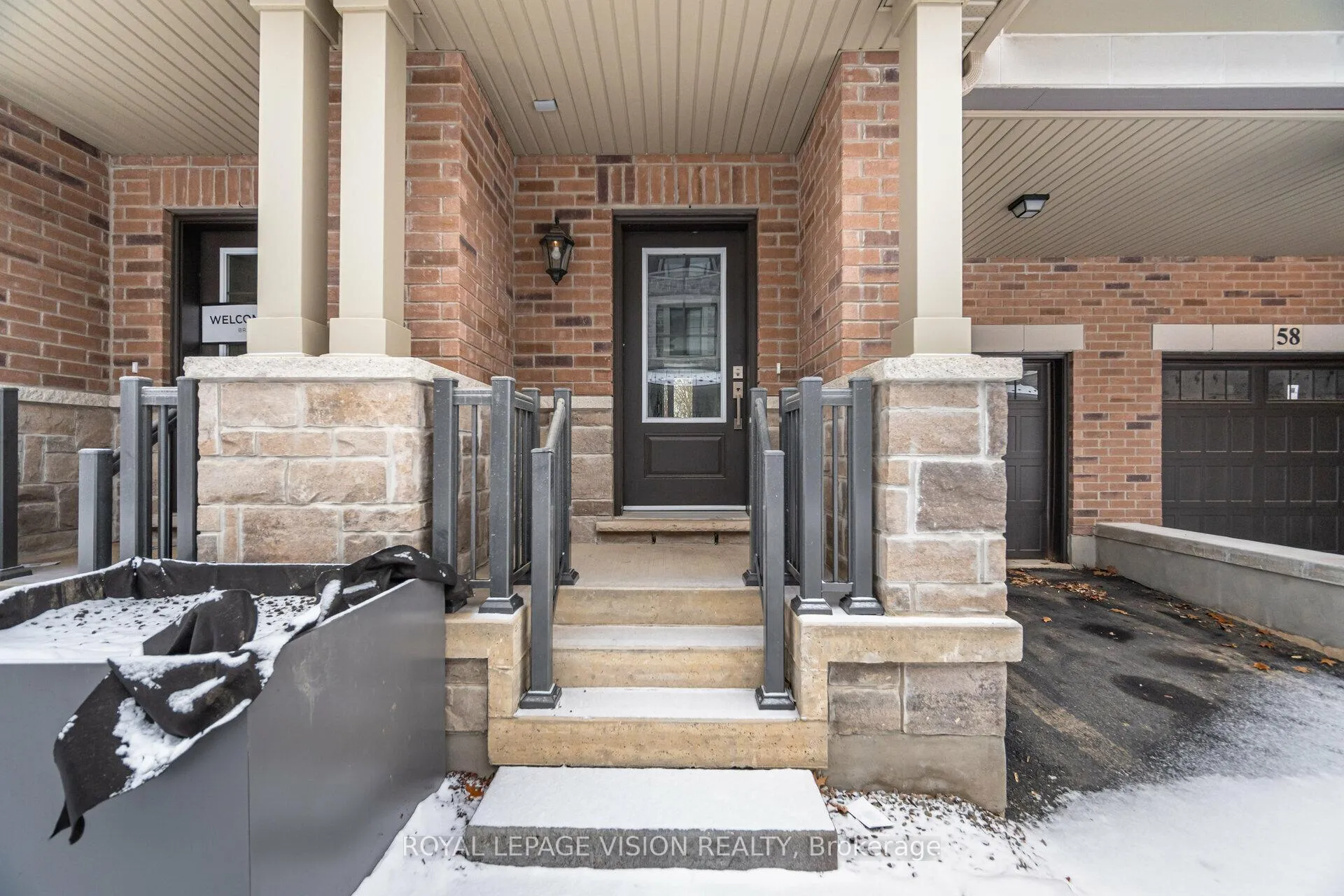Photo 3 of 60 Folcroft Street, Brampton, Credit Valley — HOMEH