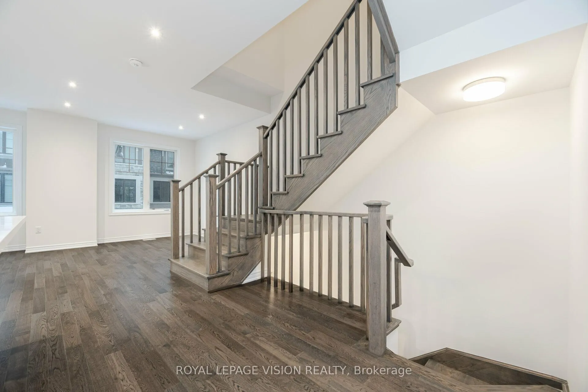Photo 5 of 60 Folcroft Street, Brampton, Credit Valley — HOMEH